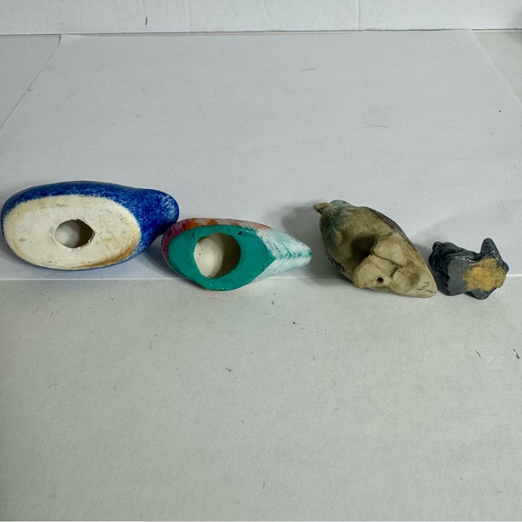 Vintage collection of an animals. 3 ceramic ducks and 1 pewter frog. - Picture 12 of 12